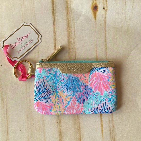 Lilly Pulitzer ID Case featured in Splashdance - Picture 3 of 7